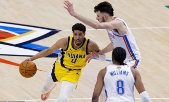 哈里伯顿全场0运动战进球仅4分 麦康奈尔神奇发挥难救主