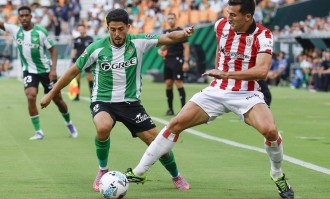 2-1，61岁巴尔韦德发威：率队掀翻贝蒂斯，豪取3连胜逼近西甲榜首