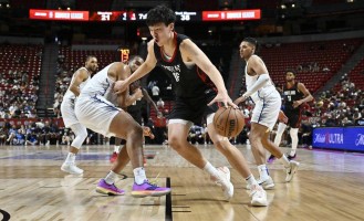 名记:杨瀚森给所有人留下深刻印象 他会是开拓者长期计划