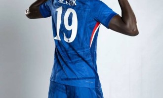 切尔西官方：新援后卫马马杜-萨尔将身披19号球衣