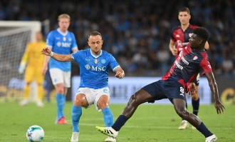 95分钟绝杀！孔蒂激情庆祝，主场沸腾！那不勒斯惊险领跑意甲